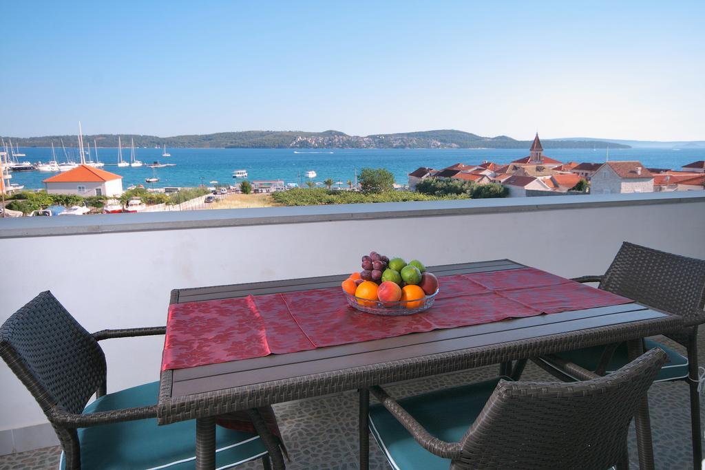 Apartments Daniela Trogir Exterior foto